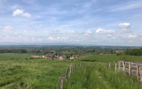 Weer boven met in de verte nog steeds de Mont Saint-Rinaud